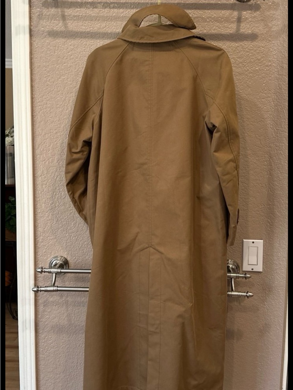 Zara Tan Trench Coat with Checked Lining - Picture 2 of 9